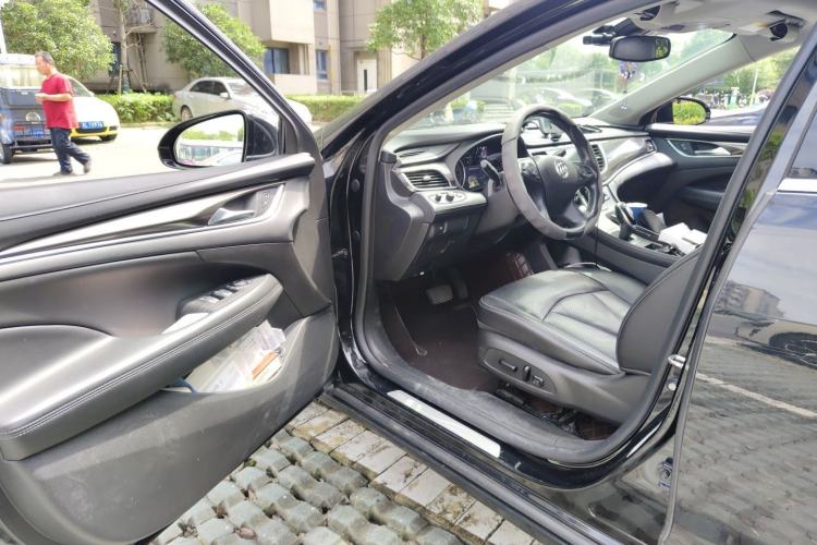 Used Buick LaCrosse 2019 28T Luxury Version Driver Seat