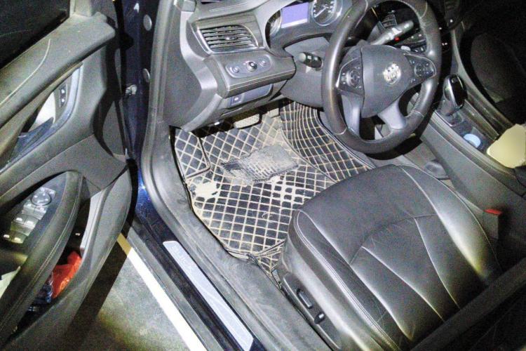 Used Buick LaCrosse 2019 28T Luxury Version Driver Seat
