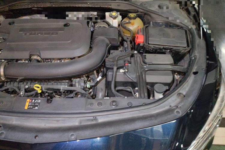 Used Buick LaCrosse 2019 28T Luxury Version Engine Bay Left