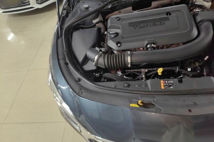 Used Buick LaCrosse 2019 28T Luxury Version Engine Bay Right
