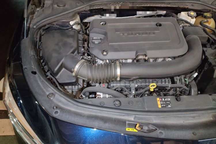 Used Buick LaCrosse 2019 28T Luxury Version Engine Bay Right