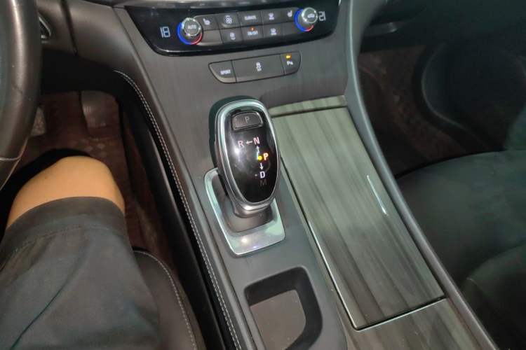 Used Buick LaCrosse 2019 28T Luxury Version Gear Lever