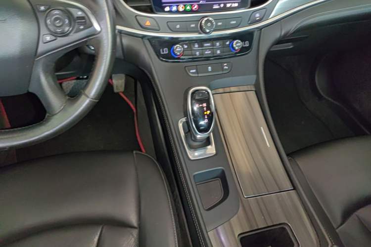 Used Buick LaCrosse 2019 28T Luxury Version Gear Lever