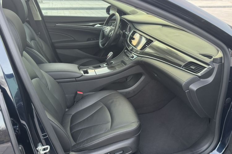 Used Buick LaCrosse 2019 28T Luxury Version Interior 3