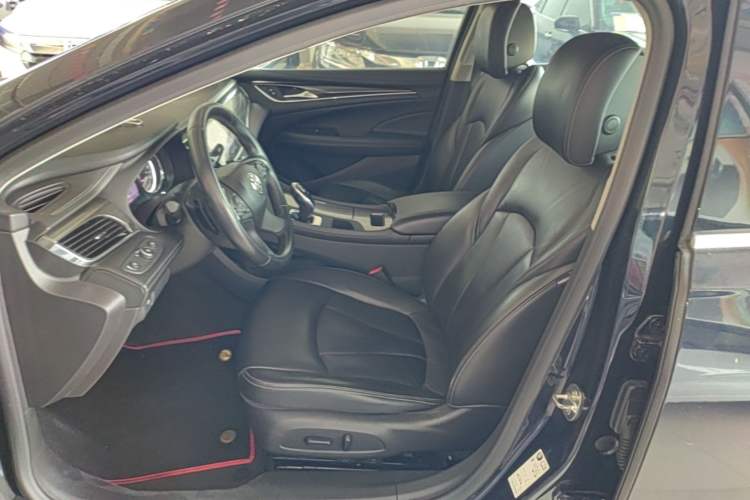 Used Buick LaCrosse 2019 28T Luxury Version Left Front Seat
