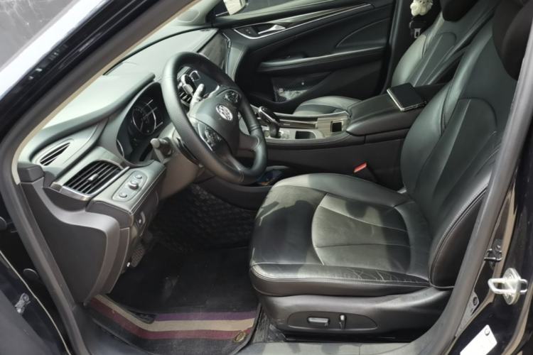 Used Buick LaCrosse 2019 28T Luxury Version Left Front Seat