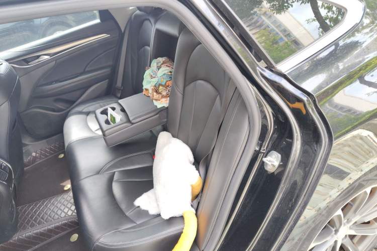 Used Buick LaCrosse 2019 28T Luxury Version Left Rear Seat