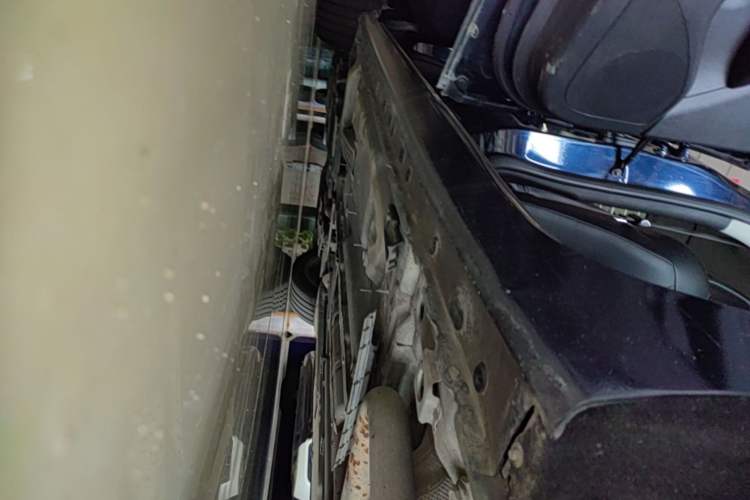 Used Buick LaCrosse 2019 28T Luxury Version Left Side Sill