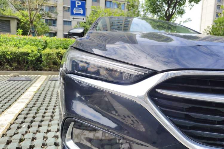 Used Buick LaCrosse 2019 28T Luxury Version Right Front Headlight