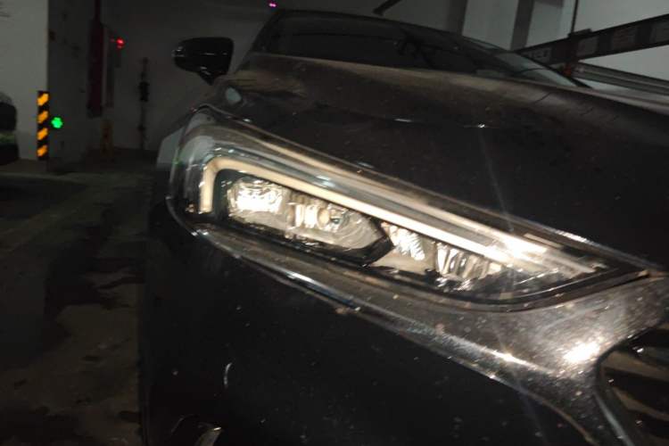 Used Buick LaCrosse 2019 28T Luxury Version Right Front Headlight