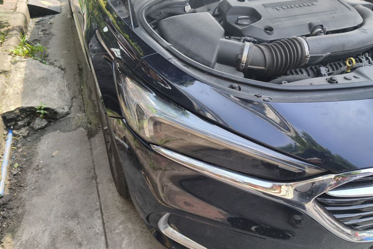 Used Buick LaCrosse 2019 28T Prestige Model Right Front Headlight