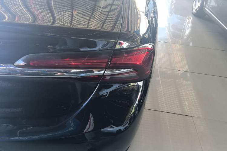 Used Buick LaCrosse 2019 28T Luxury Version Right Rear Taillight