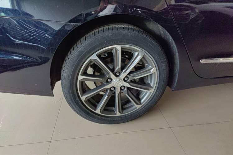 Used Buick LaCrosse 2019 28T Luxury Version Right Rear Wheel Hub