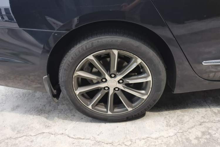 Used Buick LaCrosse 2019 28T Luxury Version Right Rear Wheel Hub