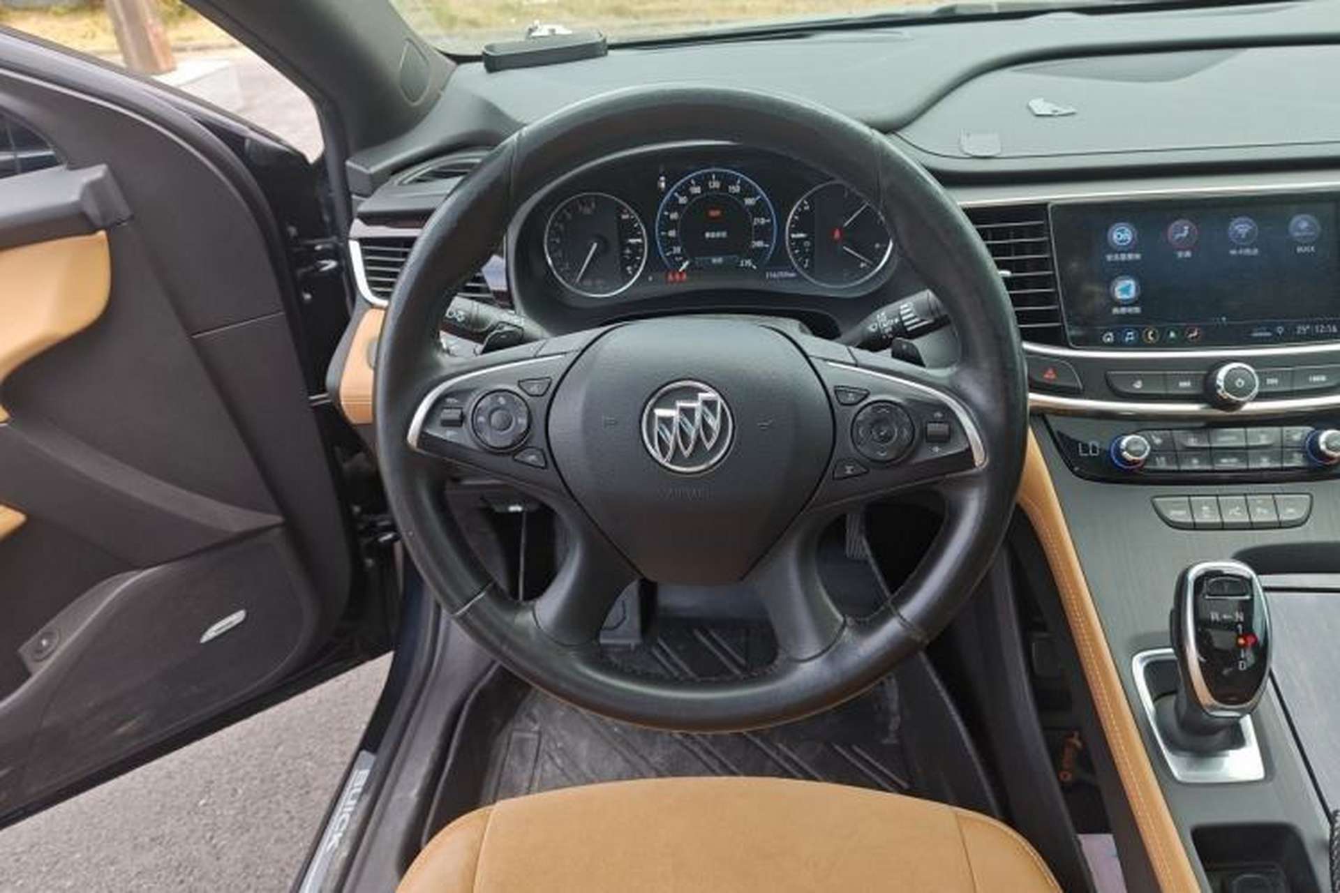 Used Buick LaCrosse 2019 28T Prestige Model Steering Wheel