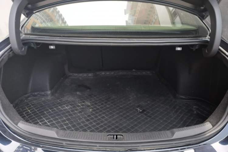 Used Buick LaCrosse 2019 28T Luxury Version Trunk