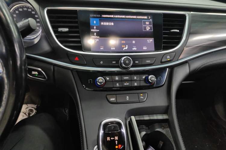Used Buick LaCrosse 2019 28T Luxury Version Audio And AC Panel
