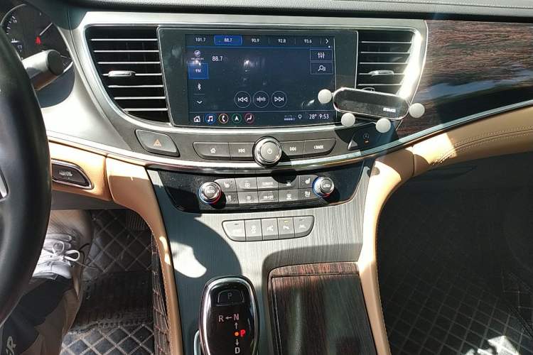 Used Buick LaCrosse 2019 28T Prestige Model Audio And AC Panel