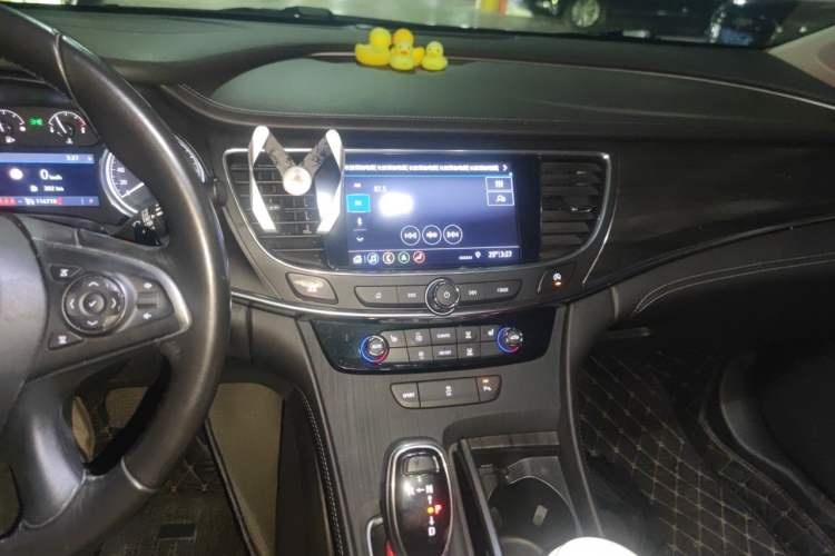 Used Buick LaCrosse 2019 28T Luxury Version Audio And AC Panel