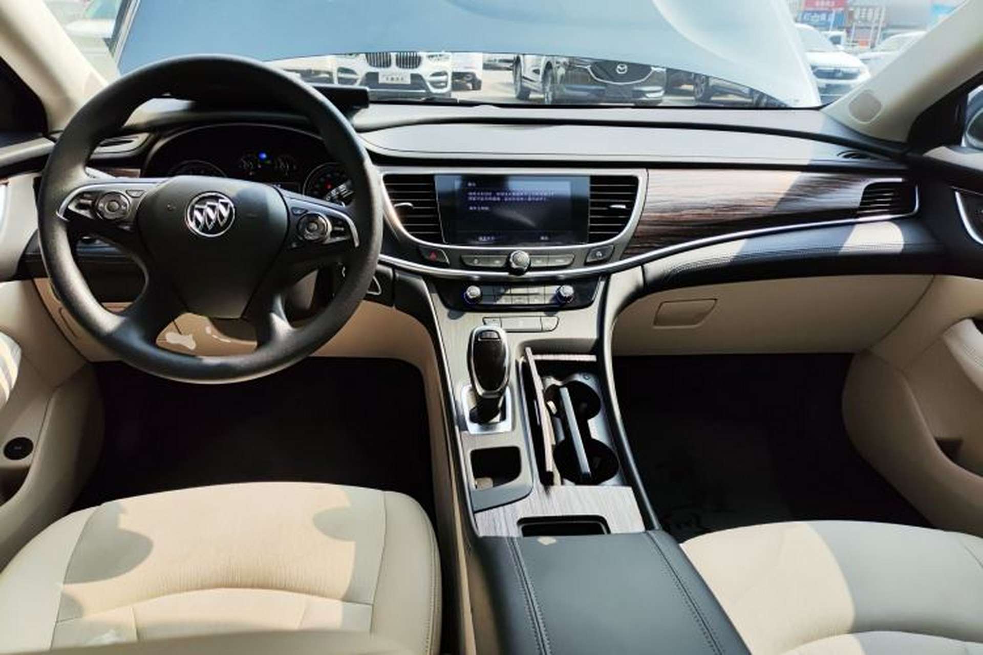 Used Buick LaCrosse 2019 28T Elite Edition Center Console