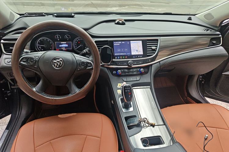 Used Buick LaCrosse 2019 28T Luxury Version Center Console