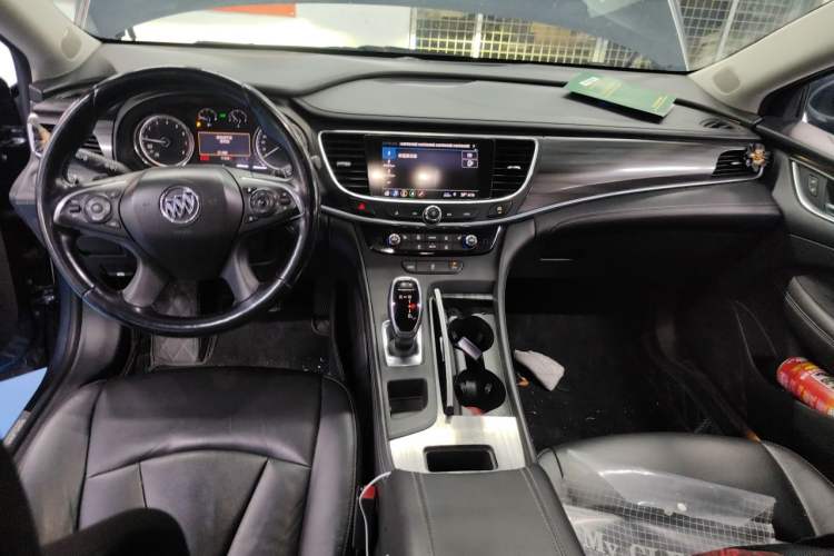 Used Buick LaCrosse 2019 28T Luxury Version Center Console
