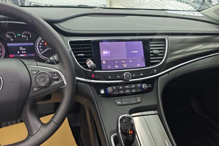 Used Buick LaCrosse 2019 28T Luxury Version Center Console