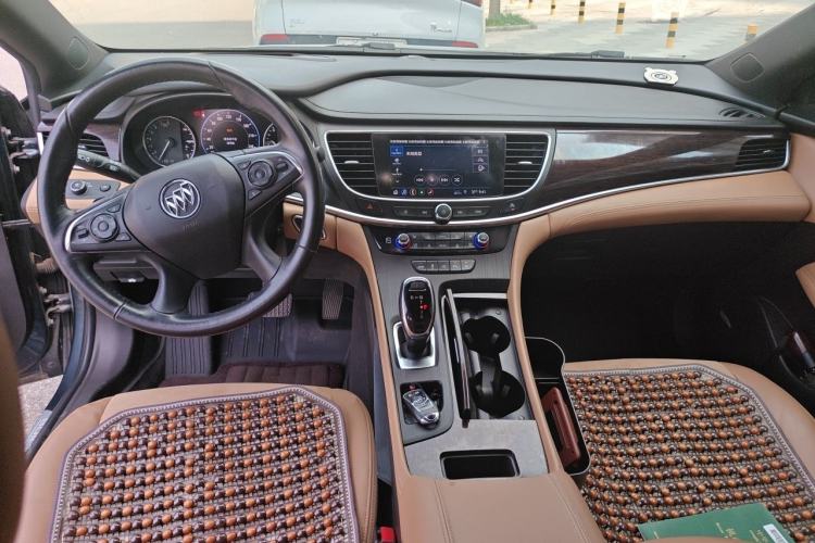 Used Buick LaCrosse 2019 28T Prestige Model Center Console
