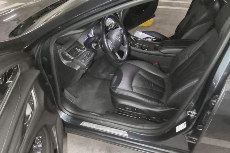 Used Buick LaCrosse 2019 28T Luxury Version Driver Seat