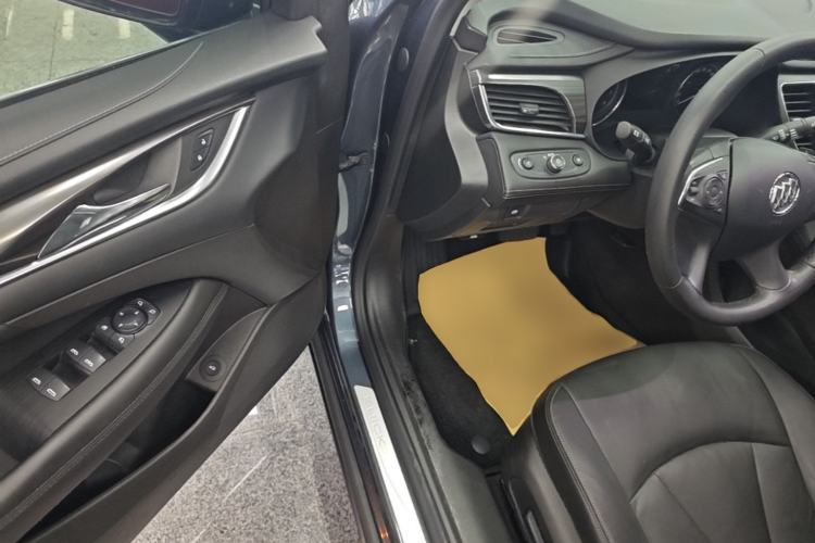 Used Buick LaCrosse 2019 28T Luxury Version Driver Seat