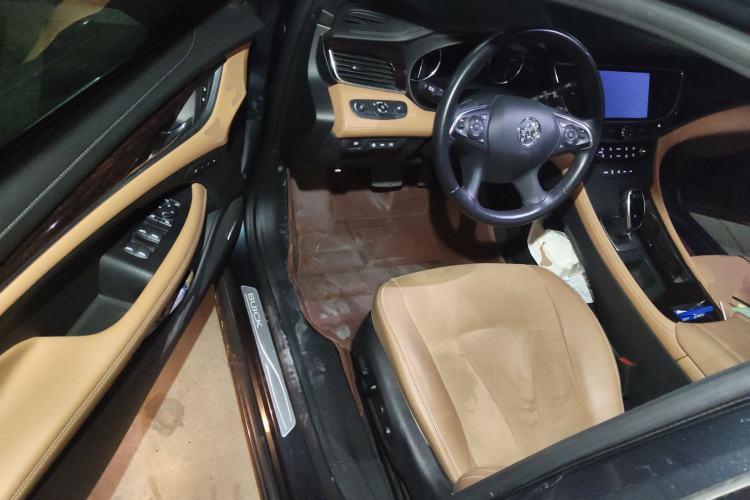 Used Buick LaCrosse 2019 28T Prestige Model Driver Seat