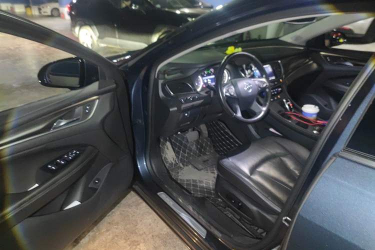Used Buick LaCrosse 2019 28T Luxury Version Driver Seat