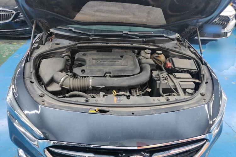 Used Buick LaCrosse 2019 28T Luxury Version Engine Bay
