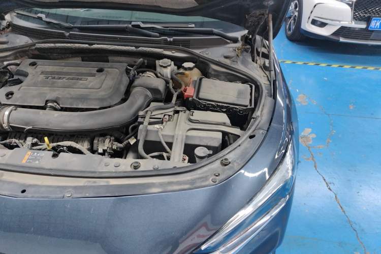 Used Buick LaCrosse 2019 28T Luxury Version Engine Bay Left