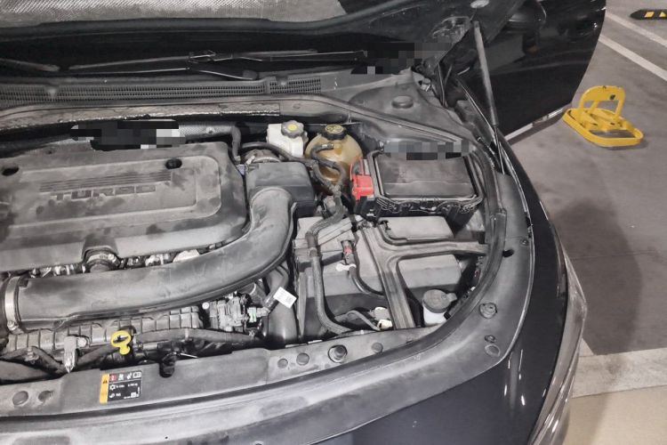 Used Buick LaCrosse 2019 28T Luxury Version Engine Bay Left
