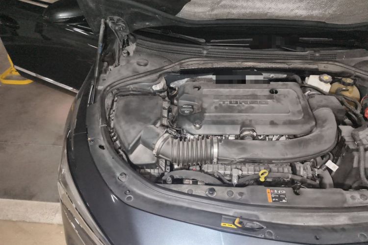Used Buick LaCrosse 2019 28T Luxury Version Engine Bay Right