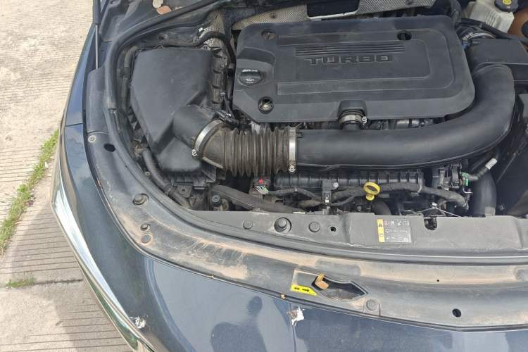 Used Buick LaCrosse 2019 28T Prestige Model Engine Bay Right