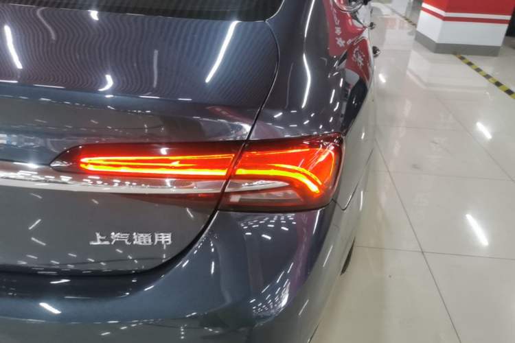 Used Buick LaCrosse 2019 28T Prestige Model Exterior 2
