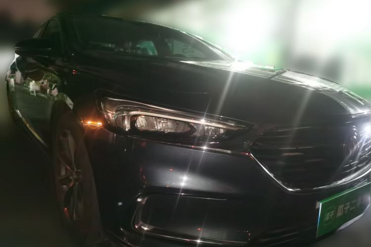 Used Buick LaCrosse 2019 28T Luxury Version Front Right 45 Deg