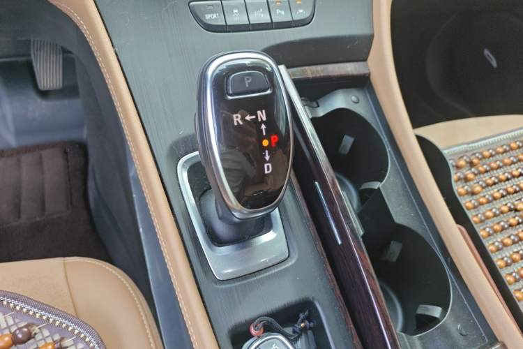 Used Buick LaCrosse 2019 28T Prestige Model Gear Lever