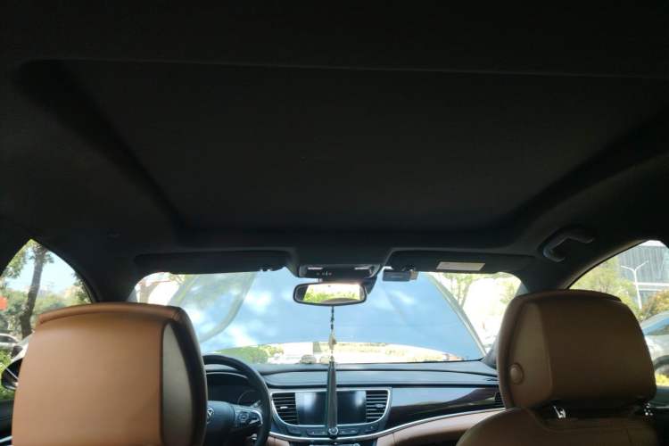 Used Buick LaCrosse 2019 28T Prestige Model Headliner