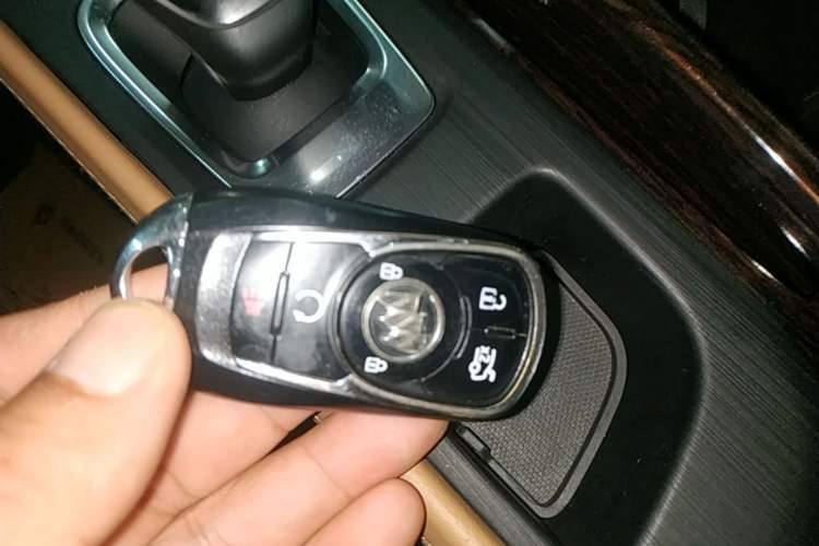 Used Buick LaCrosse 2019 28T Prestige Model Interior 1