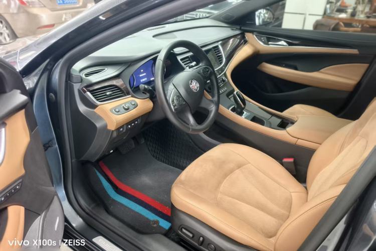 Used Buick LaCrosse 2019 28T Prestige Model Interior 2