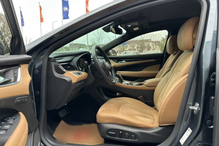 Used Buick LaCrosse 2019 28T Prestige Model Interior 3