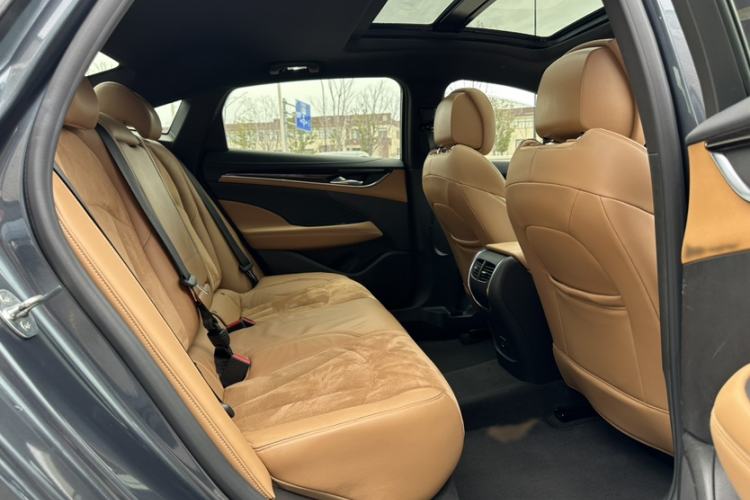 Used Buick LaCrosse 2019 28T Prestige Model Interior 5
