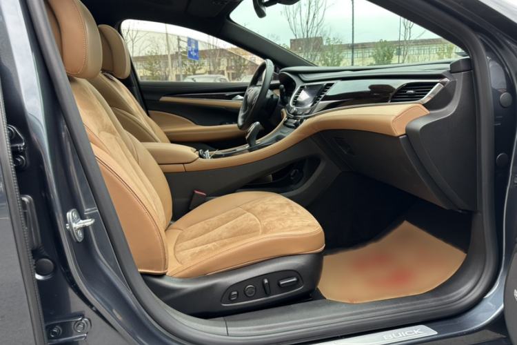 Used Buick LaCrosse 2019 28T Prestige Model Interior 7