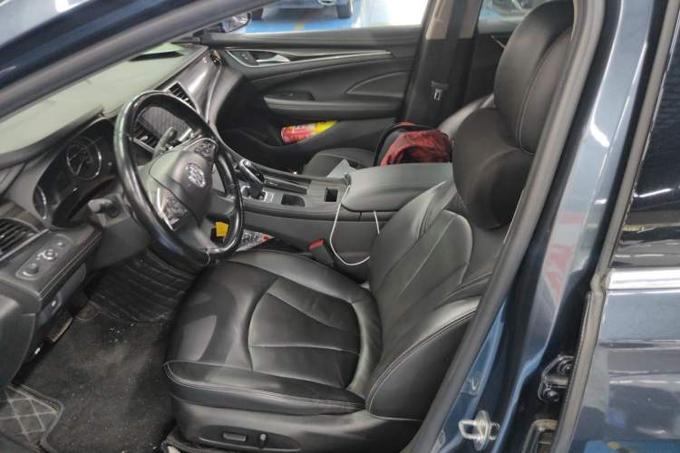 Used Buick LaCrosse 2019 28T Luxury Version Left Front Seat