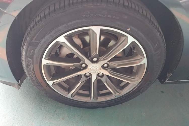 Used Buick LaCrosse 2019 28T Elite Edition Left Front Wheel Hub