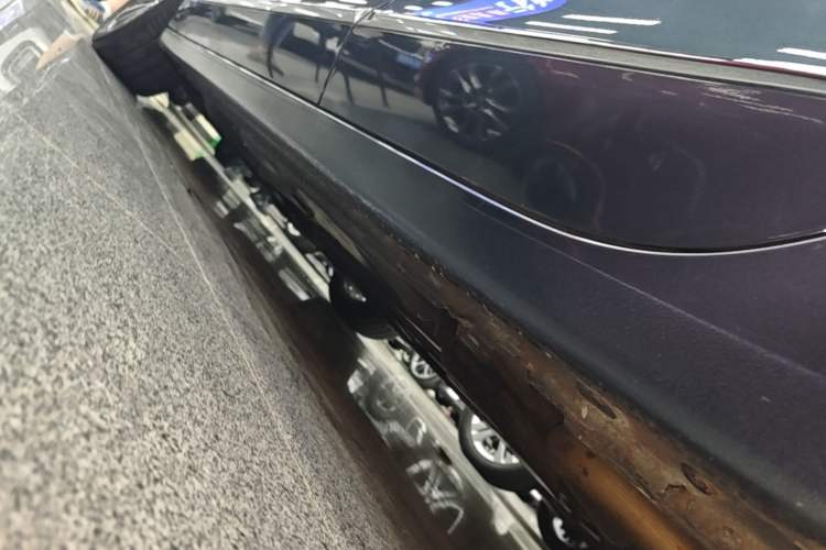 Used Buick LaCrosse 2019 28T Luxury Version Left Side Sill