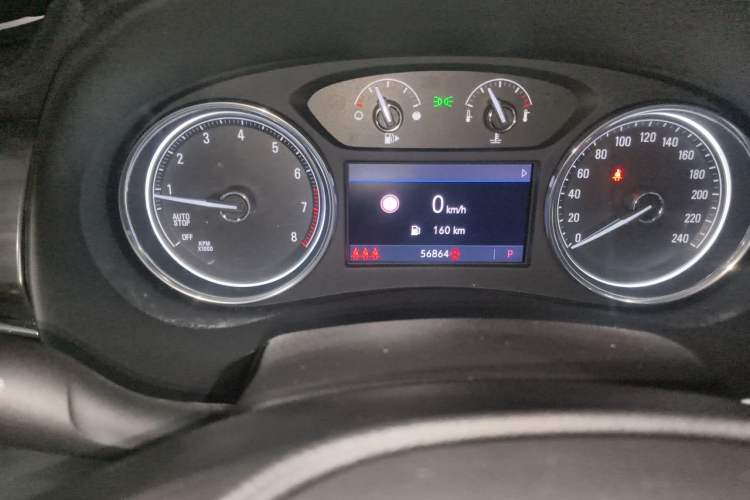 Used Buick LaCrosse 2019 28T Luxury Version Odometer Close Up